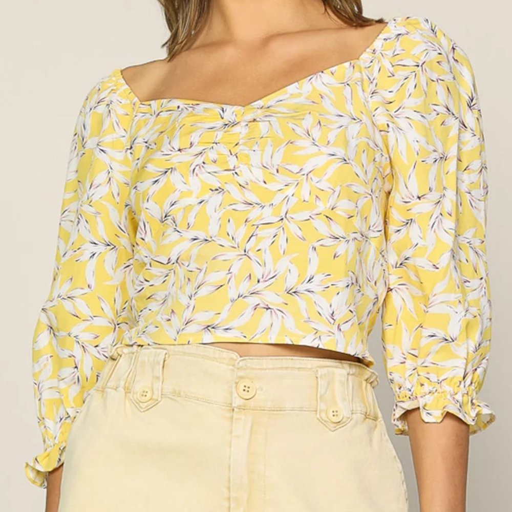 NWT Skies are Blue Yellow Floral Sweetheart Puff Sleeve Crop Top - Size Medium